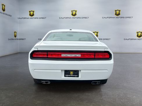 Used 2012 Dodge Challenger R/T RWD image 4