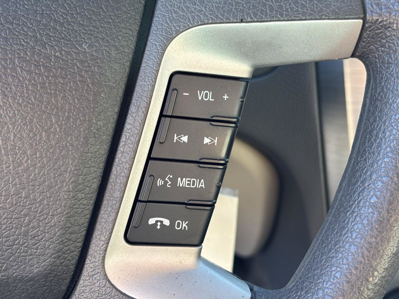 Used 2010 Ford Fusion SE FWD image 21