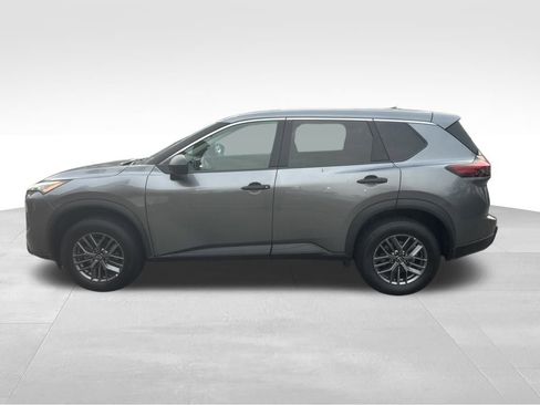 Used 2024 Nissan Rogue S image 10