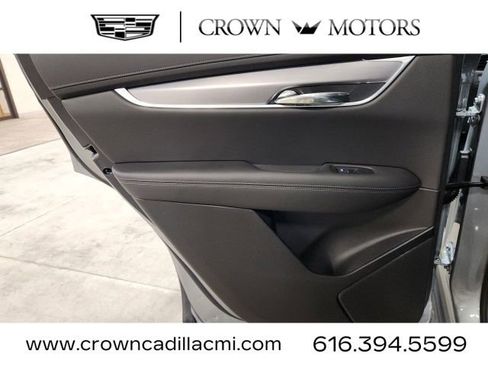 Certified 2025 Cadillac XT6 Luxury image 25