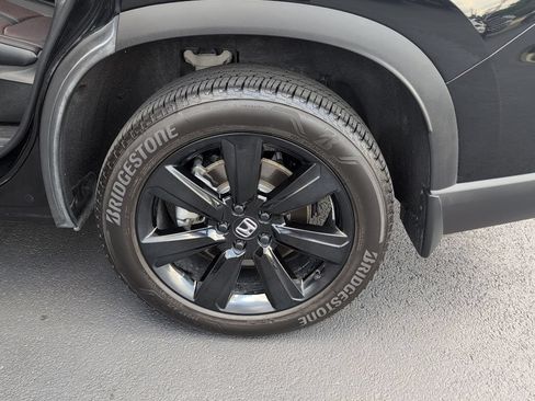 Used 2025 Honda Pilot Black Edition image 60