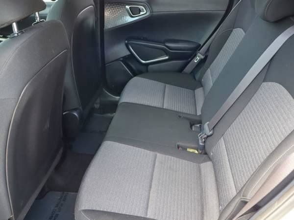 Used 2020 Kia Soul S FWD image 11