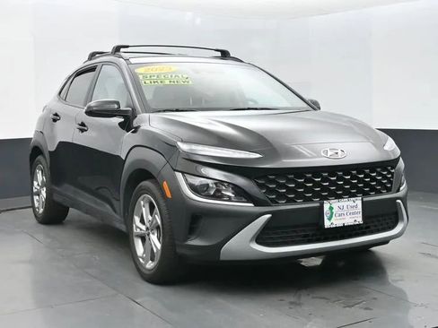 Used 2023 Hyundai Kona SEL image 2