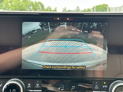 Certified 2024 Toyota Highlander XLE FWD image 25
