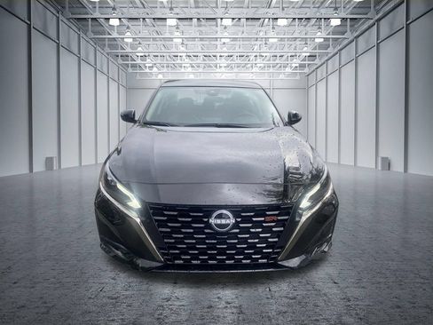 Certified 2025 Nissan Altima 2.5 SR FWD image 10