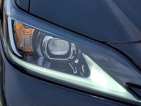 Certified 2024 Lexus ES 300h w/ Premium Package image 5