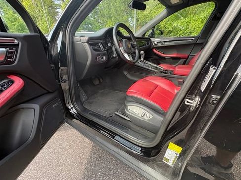 Used 2021 Porsche Macan AWD/4WD image 11