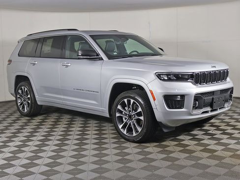 Used 2021 Jeep Grand Cherokee L Overland w/ Luxury Tech Group IV image 59