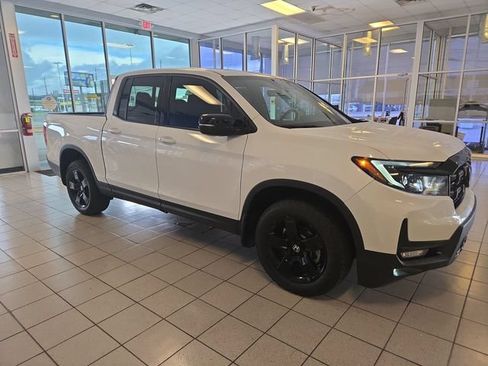 Used 2025 Honda Ridgeline Black Edition image 2