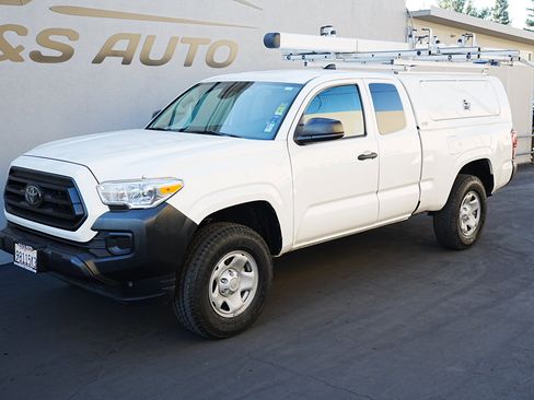 Used 2022 Toyota Tacoma SR image 7