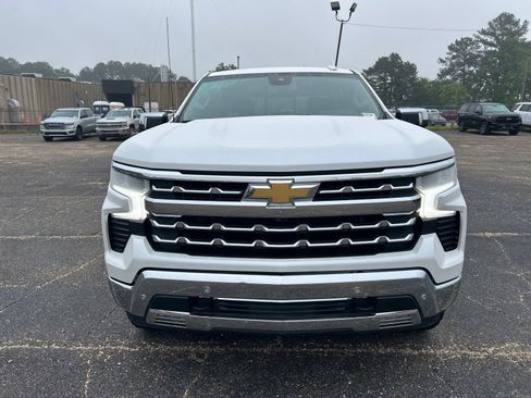 Used 2022 Chevrolet Silverado 1500 LTZ w/ LTZ Convenience Package II AWD/4WD image 5