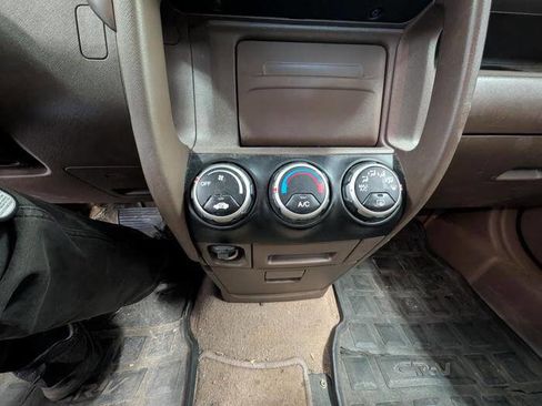 Used 2004 Honda CR-V EX image 37