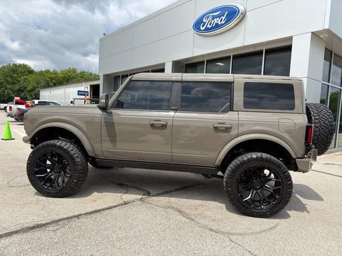 Used 2025 Ford Bronco Outer Banks AWD/4WD image 4
