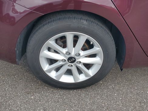 Used 2017 Kia Forte LX w/ LX Popular Package image 36