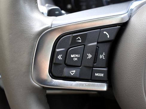 Used 2019 Jaguar XE Prestige image 32