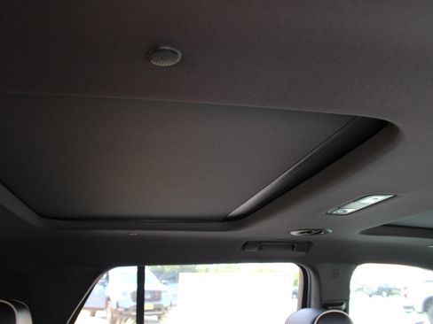 Used 2023 Chevrolet Traverse Premier w/ Redline Edition FWD image 30