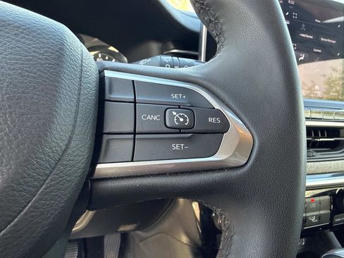 Certified 2024 Jeep Compass Latitude image 28