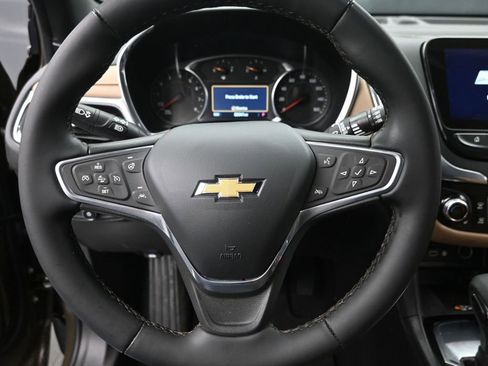 Used 2023 Chevrolet Equinox Premier image 15