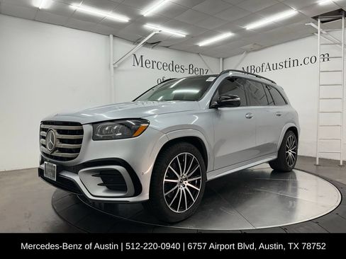 Used 2025 Mercedes-Benz GLS 450 4MATIC image 3