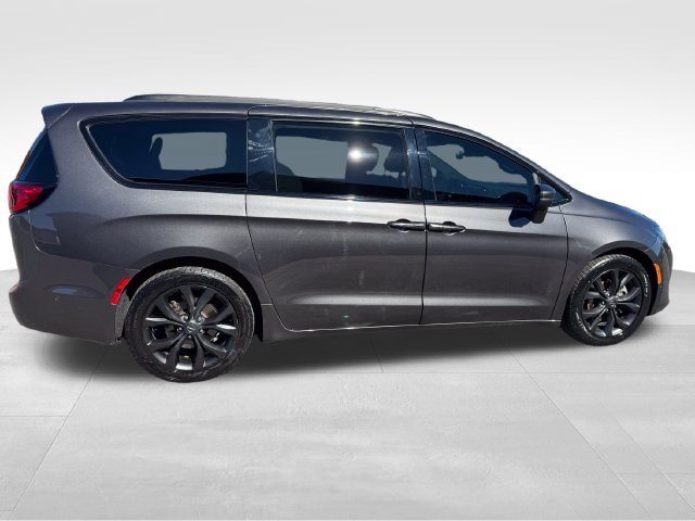 Used 2020 Chrysler Pacifica Limited FWD image 28