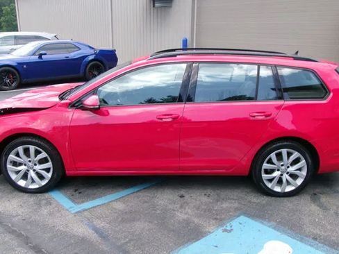 Used 2019 Volkswagen Golf S FWD image 5