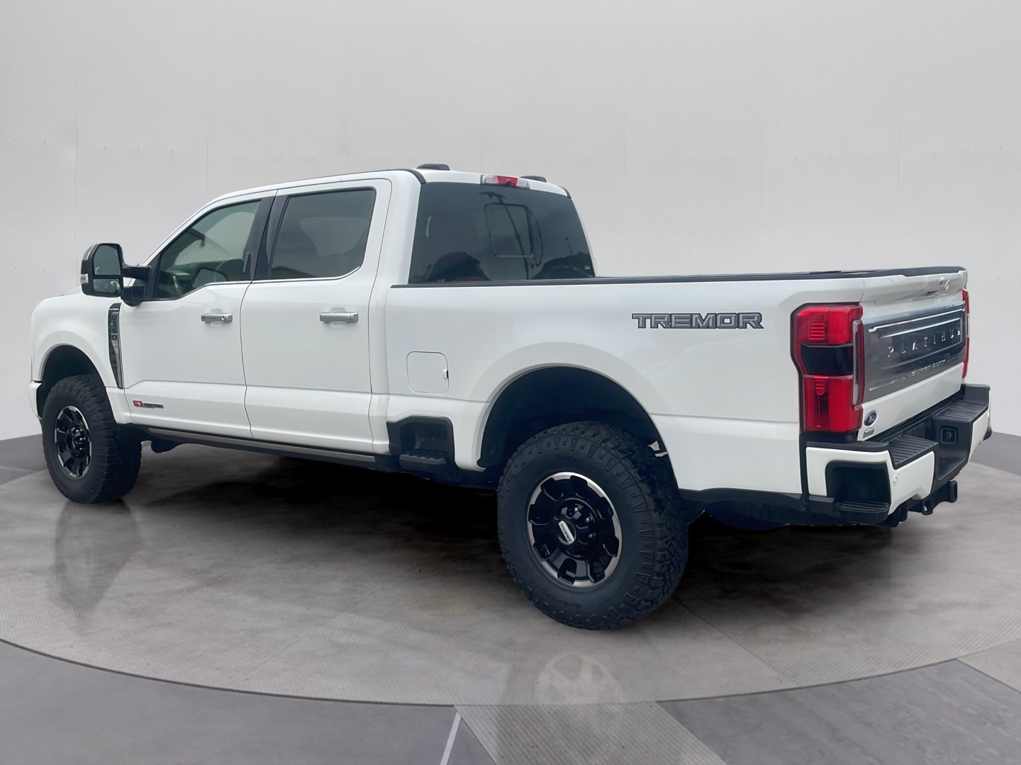 Used 2026 Ford F350 Platinum w/ Platinum Plus Package AWD/4WD image 3