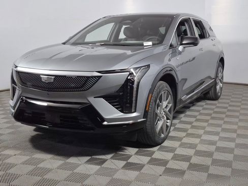 New 2026 Cadillac Optiq Luxury 1 image 3