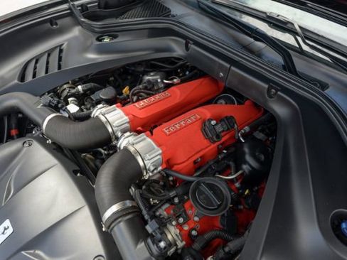 Used 2015 Ferrari California T RWD image 18