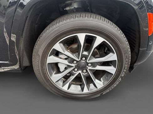 Certified 2023 Jeep Grand Cherokee Overland w/ Luxury Tech Group IV AWD/4WD image 16
