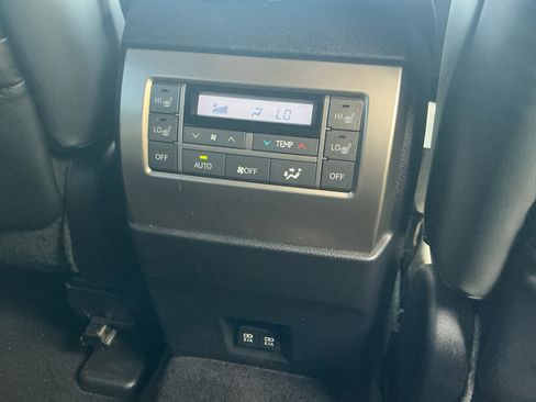 Used 2020 Lexus GX 460 Premium w/ Premium Package AWD/4WD image 28
