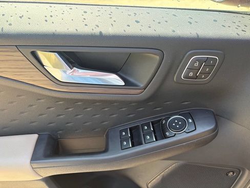 Used 2020 Ford Escape Titanium AWD/4WD image 14