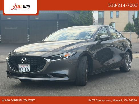 Used 2020 MAZDA MAZDA3 Sedan w/ Preferred Package FWD image 3