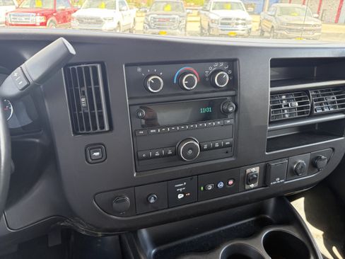 Used 2022 Chevrolet Express 3500 w/ Power Convenience Package RWD image 9