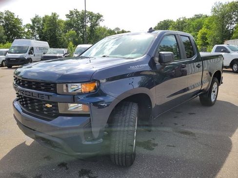 Used 2020 Chevrolet Silverado 1500 Custom w/ Custom Value Package AWD/4WD image 7