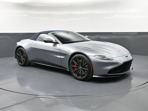 Used 2021 Aston Martin V8 Vantage Roadster RWD image 10