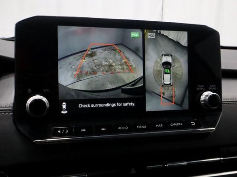 Used 2022 Mitsubishi Outlander SE image 2