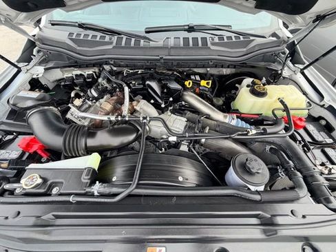 Used 2019 Ford F250 Lariat w/ Chrome Package image 31