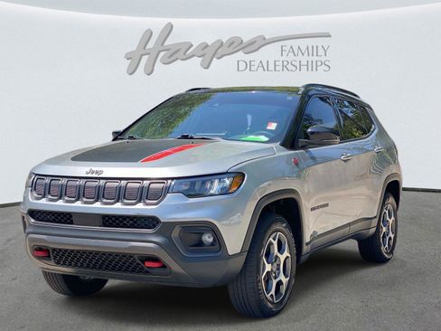Used 2022 Jeep Compass Trailhawk w/ Sun and Sound Group AWD/4WD image 10