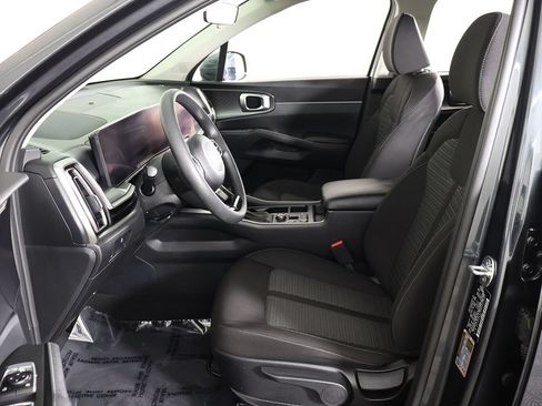 Used 2024 Kia Sorento LX FWD image 29