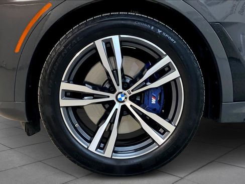 Used 2025 BMW X7 M60i image 10