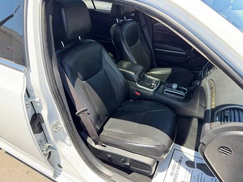 Used 2019 Chrysler 300 Limited RWD image 41