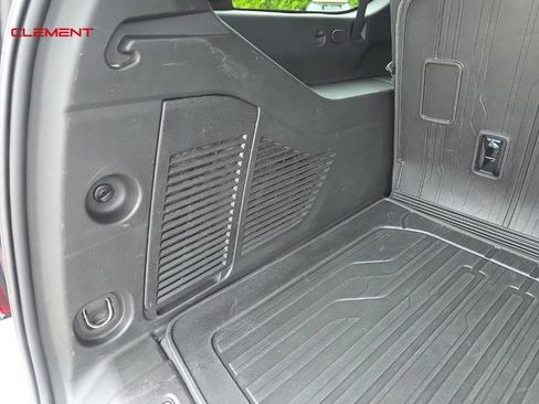 Used 2023 GMC Yukon XL Denali Ultimate AWD/4WD image 34
