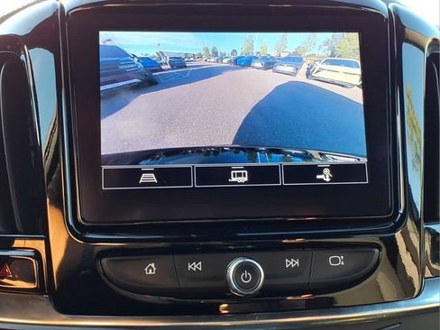 Used 2023 Chevrolet Traverse LT FWD image 20