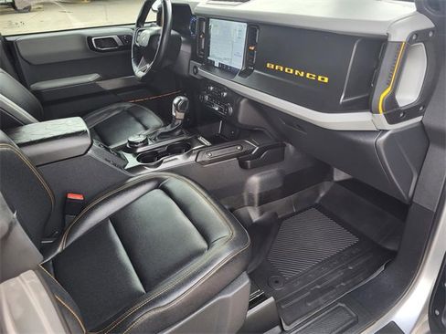 Used 2023 Ford Bronco Badlands image 20