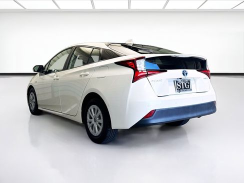 Used 2020 Toyota Prius LE FWD image 6