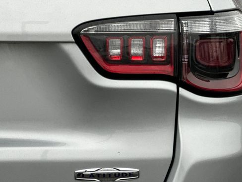 Used 2024 Jeep Compass Latitude image 46