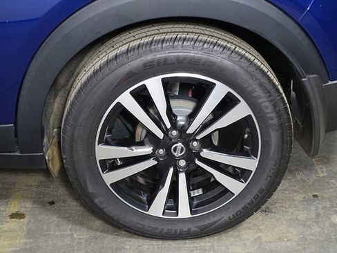 Used 2019 Nissan Kicks SR image 35