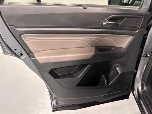 Used 2021 Volkswagen Atlas SEL Premium image 22