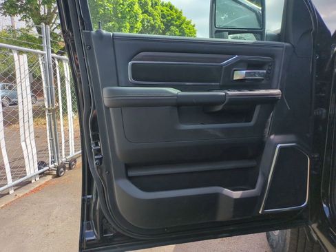 New 2026 RAM 2500 Laramie AWD/4WD image 11
