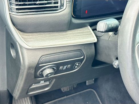 Used 2023 Jeep Wagoneer L Series II image 11